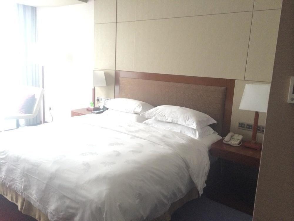 Bavaria City Hotel Beihai Eksteriør bilde
