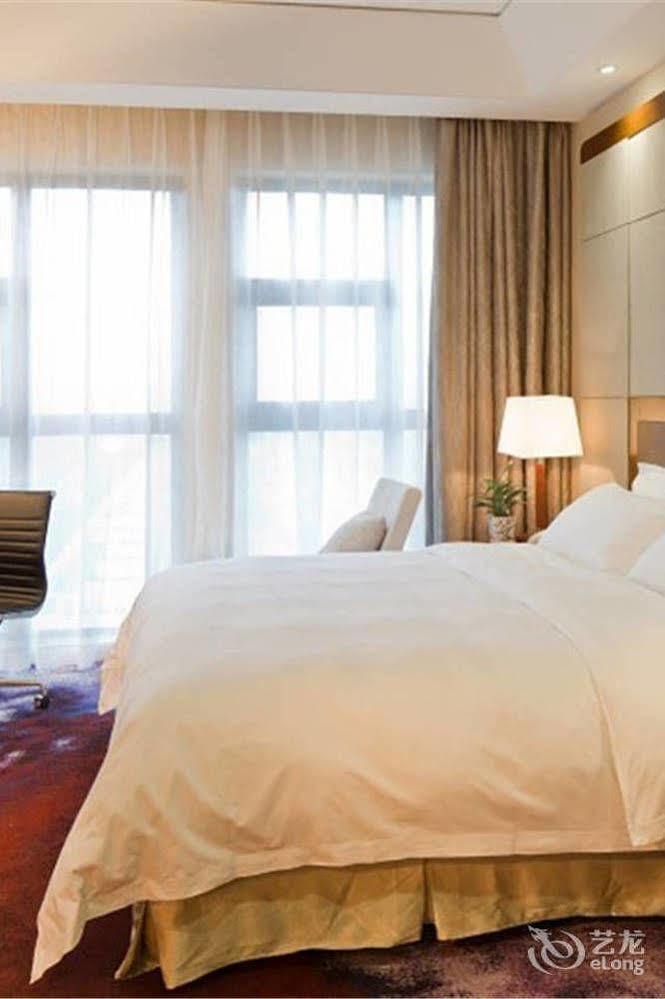 Bavaria City Hotel Beihai Eksteriør bilde