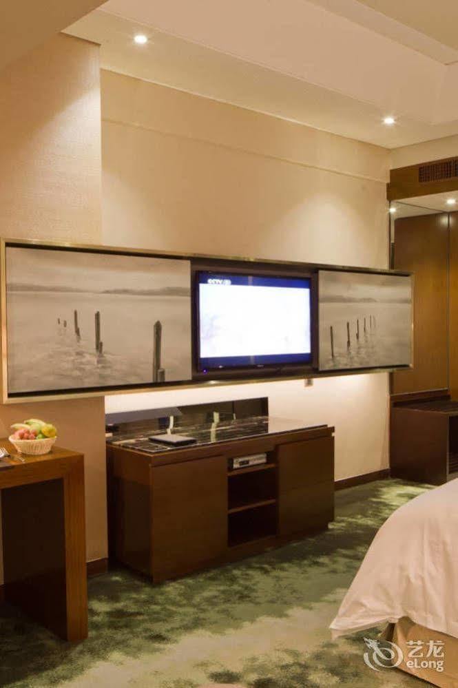 Bavaria City Hotel Beihai Eksteriør bilde