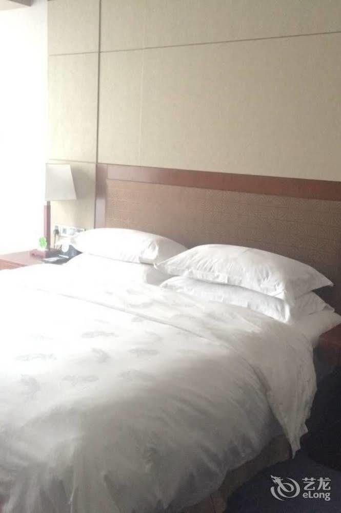 Bavaria City Hotel Beihai Eksteriør bilde